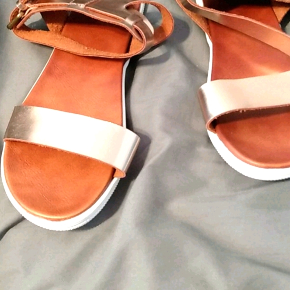 Size 11 gold, like new sandals